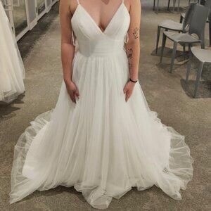 NWT - Size 4 - David's Bridal A-Line Gown (With Pockets!!!)